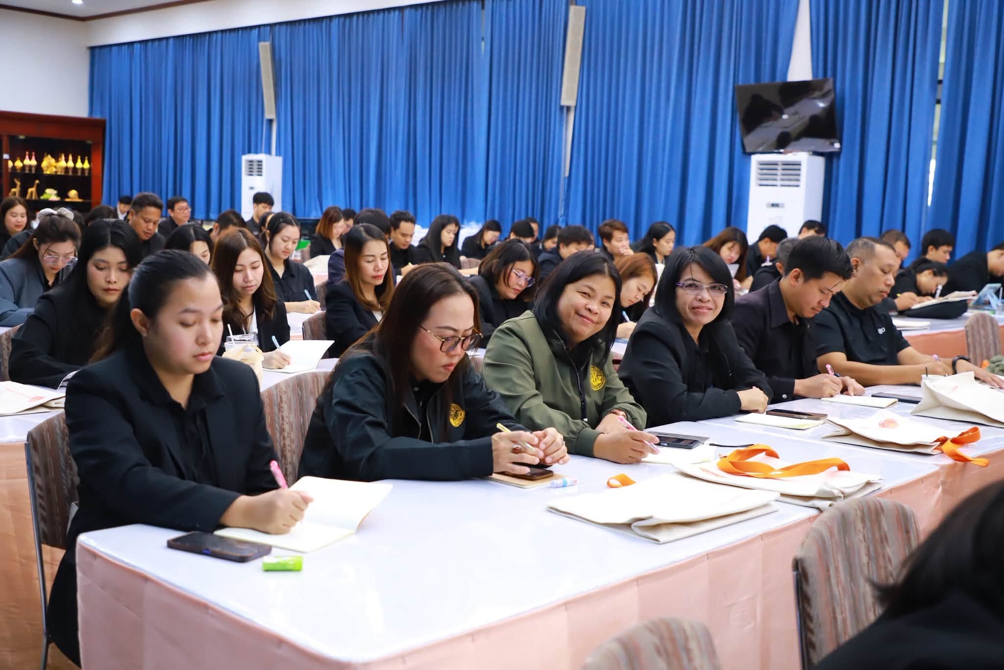 title - รองเลขาธิการ ส.ป.ก. เปิดอบรมหลักสูตร นปต. รุ่นที่ 8 ดันข้าราชการเปลี่ยนบทบาทสู่ “ผู้นำทีม” พร้อมขับเคลื่อนยุทธศาสตร์ชาติ